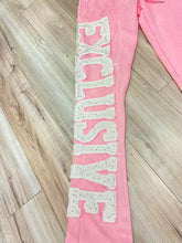 Load image into Gallery viewer, REDFOX RHINESTONE "EXCLUSIVE" CROP HOODIE/STACKED FLEECE PANTS SET (PINK)