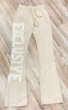 Load image into Gallery viewer, REDFOX RHINESTONE "EXCLUSIVE" CROP HOODIE/STACKED FLEECE PANTS SET (LT KHAKI)