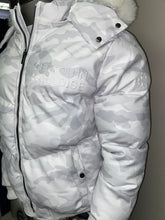 Load image into Gallery viewer, JORDAN CRAIG SYIP EMBOSSED PUFFER JACKET (ARTIC CAMO)