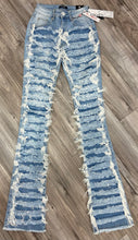 Load image into Gallery viewer, RED FOX WOMEN'S STACKED SUPER FRAYED DENIM PANTS PA4414 (LT BLUE)