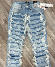 Load image into Gallery viewer, RED FOX WOMEN'S STACKED SUPER FRAYED DENIM PANTS PA4414 (LT BLUE)