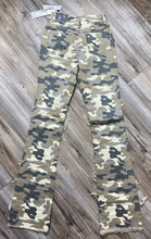 Load image into Gallery viewer, RED FOX WOMEN'S STACKED FRAYED HEAVY TWILL PANTS PA4416 (KHAKI CAMO)