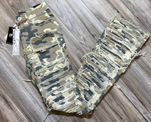 Load image into Gallery viewer, RED FOX WOMEN'S STACKED FRAYED HEAVY TWILL PANTS PA4416 (KHAKI CAMO)