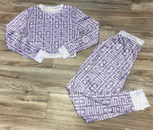 Load image into Gallery viewer, WOMEN'S VINTAGE PRINT CROP TOP &amp; PANT SET (PURPLE) IN STORES NOW!