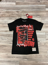 Load image into Gallery viewer, MITCHELL AND NESS CHICAGO BULLS NBA HARDWOOD CLASSICS 1991 FINALS TEE