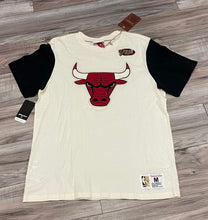 Load image into Gallery viewer, MITCHELL AND NESS CHICAGO BULLS NBA FINALS 1996 TEE