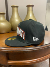 Load image into Gallery viewer, Cincinnati Bengals New Era On-Field Draft 59FIFTY Hat - Black