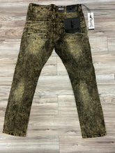 Load image into Gallery viewer, M1967 MAKOBI NOAH JEANS (OLIVE)