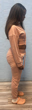 Load image into Gallery viewer, ACCESS WOMEN'S 2pc. ACTIVEWEAR PULLOVER CROP/JOGGER OUTFIT SET (MAUVE)