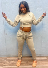 Load image into Gallery viewer, ACCESS WOMEN'S 2pc. ACTIVEWEAR PULLOVER CROP/JOGGER OUTFIT SET (HEATHER GREY)