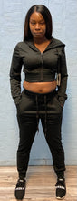 Load image into Gallery viewer, ACCESS WOMEN'S 2PC ACTIVEWEAR ZIPDOWN CROP/JOGGER OUTFIT SET (BLACK)