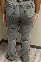 Load image into Gallery viewer, RED FOX WOMEN'S STACKED FRAYED DENIM PANTS PA4454 (ACID BLACK)