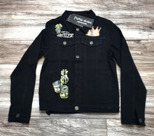 Load image into Gallery viewer, MOTIVE DENIM "MIND OF A HUSTLER" DENIM JACKET (BLACK)