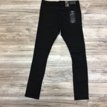 Load image into Gallery viewer, FOCUS JET BLACK DISTRESSED W/MOTTO JEANS