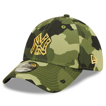 Load image into Gallery viewer, New York Yankees New Era 2022 Armed Forces Day 39THIRTY Flex Hat - Camo