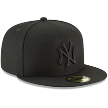 Load image into Gallery viewer, New York Yankees New Era Basic 59FIFTY Fitted Hat - Black