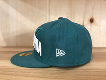 Load image into Gallery viewer, PHILADELPHIA EAGLES NEW ERA FITTED HAT ON FIELD - MIDNIGHT GREEN