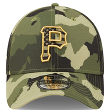Load image into Gallery viewer, Pittsburgh Pirates New Era 2022 Armed Forces Day 39THIRTY Flex Hat - Camo