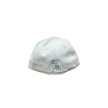 Load image into Gallery viewer, Detroit Lions New Era Oversized Logo Fitted Cap - Grey/Navy